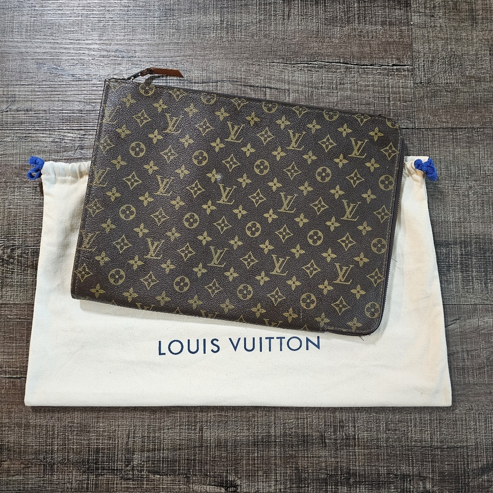 LIOUS VUITTON - Document Holder